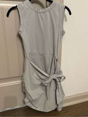 Sleeveless Tie-Waist Casual Dress in Light Gray